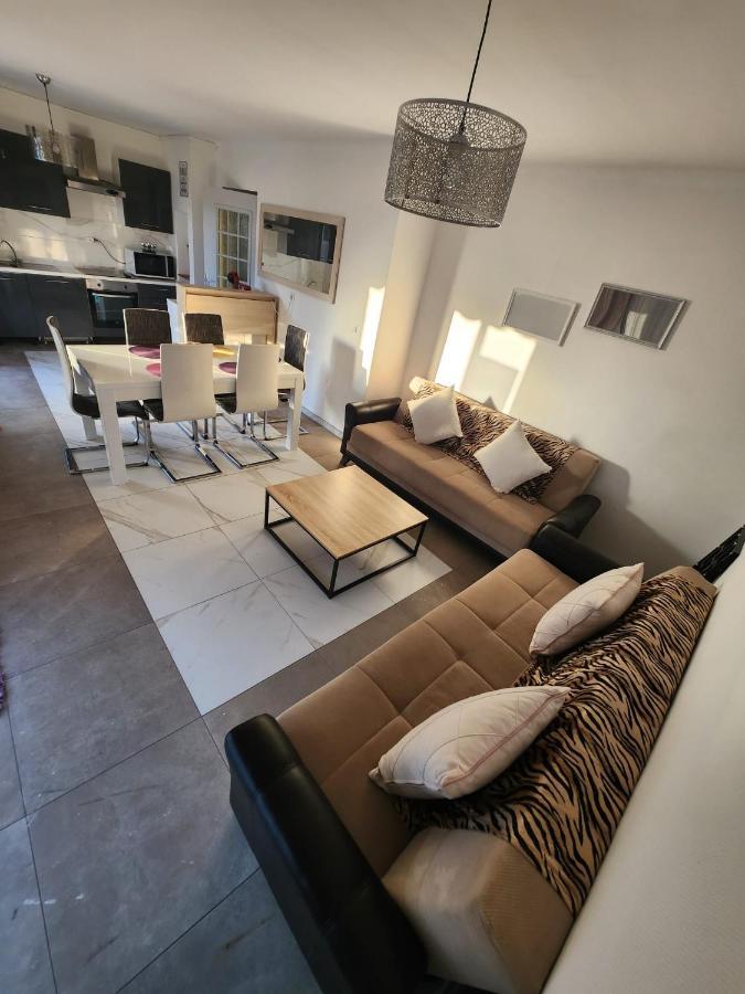 Flat Apartment Genay  Ngoại thất bức ảnh